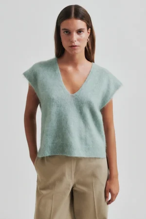Camryn knit vest