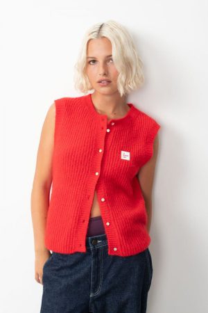 East knit gilet